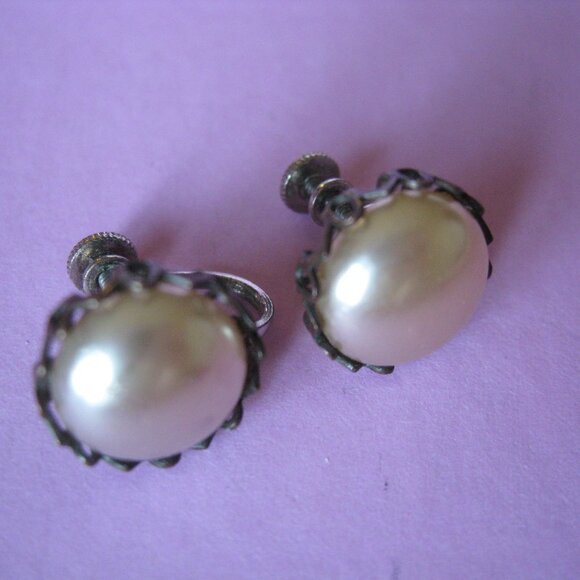 Lot of 5 Vintage Screw Back Clip On Earrings Faux Pearls Gold Tone - Picture 10 of 14